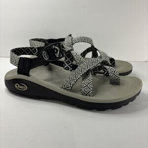 Chaco Women's Z/2 Classic Outdoor Sandal Black white Geo Pattern Womens Sz 9